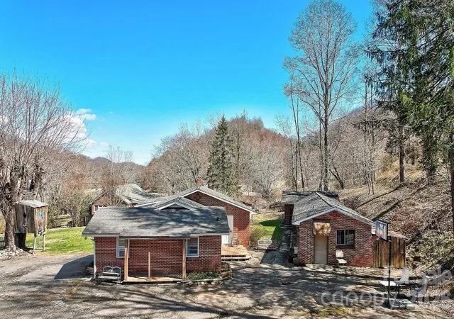 Homes for sale in Waynesville, NC | 2541 Dellwood Rd, Waynesville, NC 28786 | MLS# 4400568