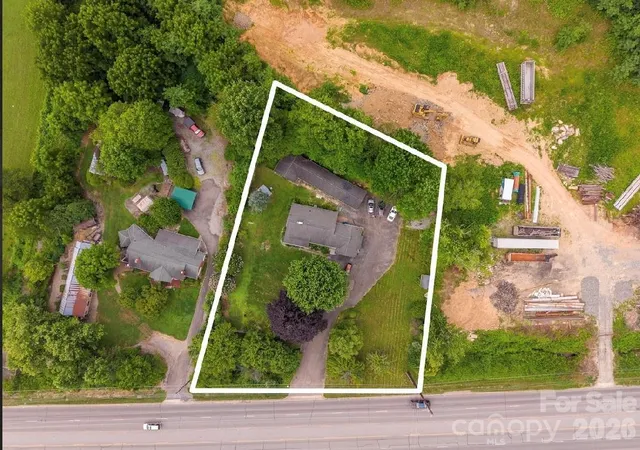 Homes for sale in Waynesville, NC | 2541 Dellwood Rd, Waynesville, NC 28786 | MLS# 4400568