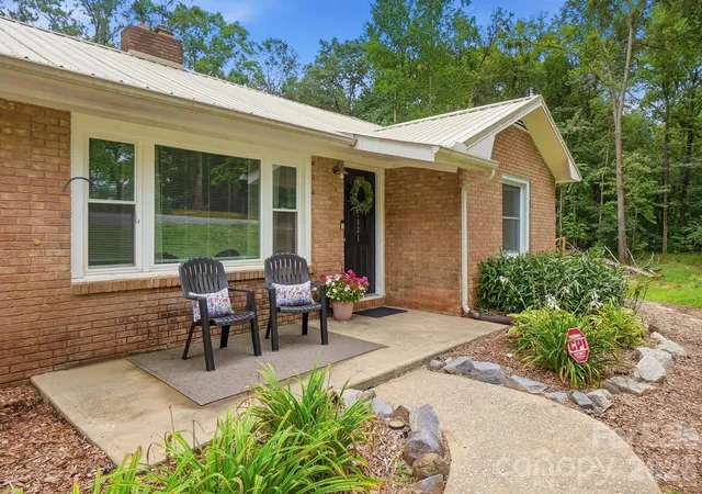 4th image of 1021 Wedgewood Rd, Lancaster, SC 29720 | MLS# 4400574