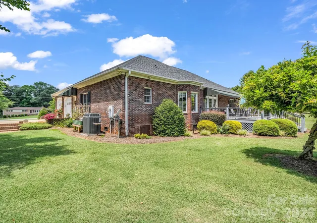 Photo 3 of Single family home for sale at 343 Countryside Dr, Forest City, NC 28043 | MLS# 4400584 | Listing updated on 2026-09-08
