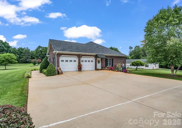 Photo 4 of Single family home for sale at 343 Countryside Dr, Forest City, NC 28043 | MLS# 4400584 | Listing updated on 2026-09-08