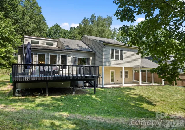 Photo 1 of Single family home for sale at 6219 Fair Valley Dr, Charlotte, NC 28226 | MLS# 4400591 | Listing updated on 2026-10-21