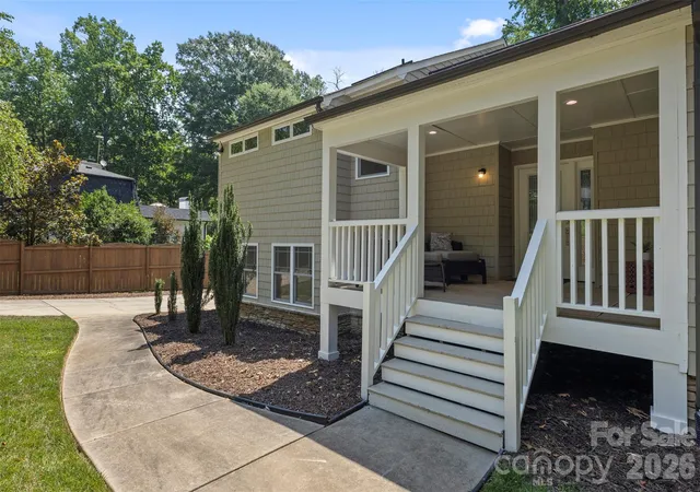 Photo 3 of Single family home for sale at 6219 Fair Valley Dr, Charlotte, NC 28226 | MLS# 4400591 | Listing updated on 2026-10-21