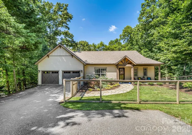 2nd image of 122 Cisco Rd, Asheville, NC 28805 | MLS# 4400594