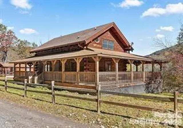 Photo 1 of Single family home for sale at 967 Spruce Flats Rd, Maggie Valley, NC 28751 | MLS# 4400597 | Listing updated on 2026-08-02