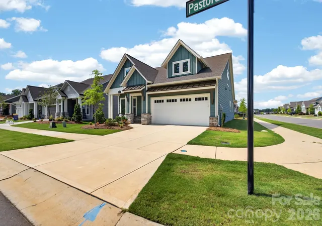 Photo 4 of Single family home for sale at 1002 Pastoral Pl, Waxhaw, NC 28173 | MLS# 4400612 | Listing updated on 2026-10-02