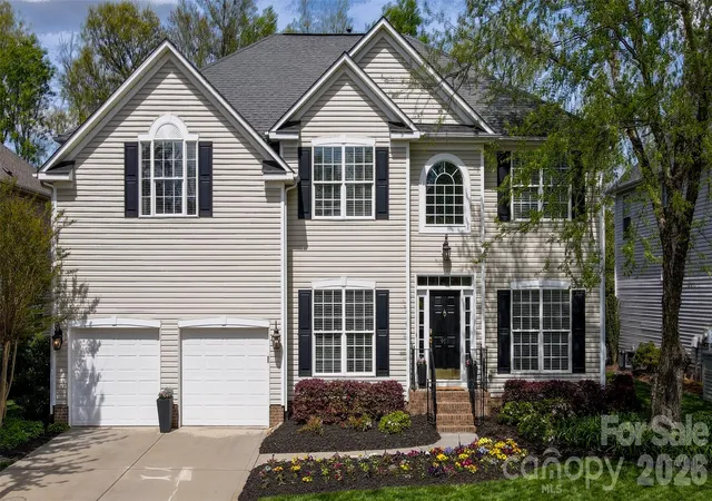 Homes for sale in Waxhaw, NC | 913 Grayscroft Dr, Waxhaw, NC 28173 | MLS# 4400630