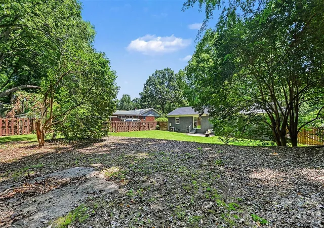 Photo 30 of Single family home for sale at 1027 Dresden Dr W, Charlotte, NC 28205 | MLS# 4400632 | Listing updated on 2026-08-12
