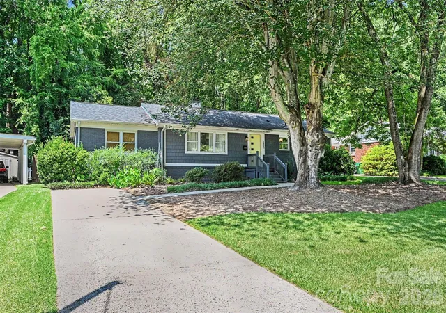 Photo 2 of Single family home for sale at 1027 Dresden Dr W, Charlotte, NC 28205 | MLS# 4400632 | Listing updated on 2026-08-12