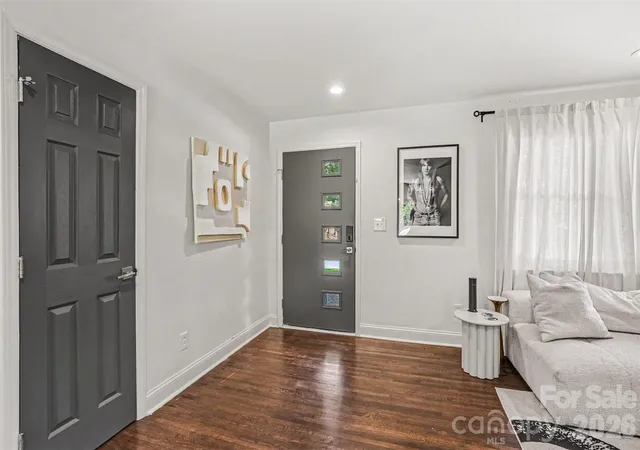 Photo 4 of Single family home for sale at 1027 Dresden Dr W, Charlotte, NC 28205 | MLS# 4400632 | Listing updated on 2026-08-12