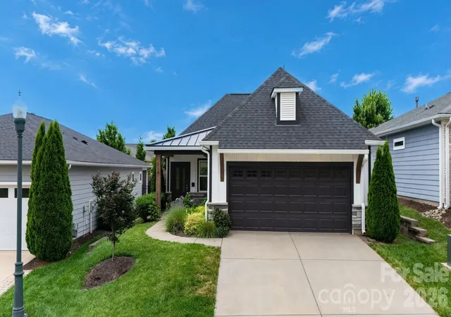 Photo 1 of Single family home for sale at 5129 Looking Glass Trl, Denver, NC 28037 | MLS# 4400633 | Listing updated on 2026-09-22
