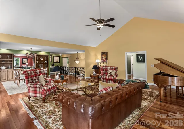 Homes for sale in Hendersonville, NC | 1071 Linkside Dr, Hendersonville, NC 28739 | MLS# 4400634