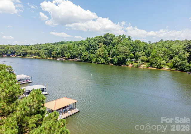 2nd image of 1857 Hidden Pointe Dr, Hickory, NC 28601 | MLS# 4400657