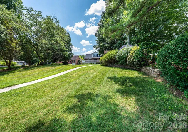 4th image of 1857 Hidden Pointe Dr, Hickory, NC 28601 | MLS# 4400657