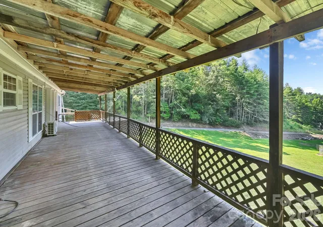 Photo 4 of Single family home for sale at 284 Paul Gosnell Rd, Marshall, NC 28753 | MLS# 4400668 | Listing updated on 2026-08-27