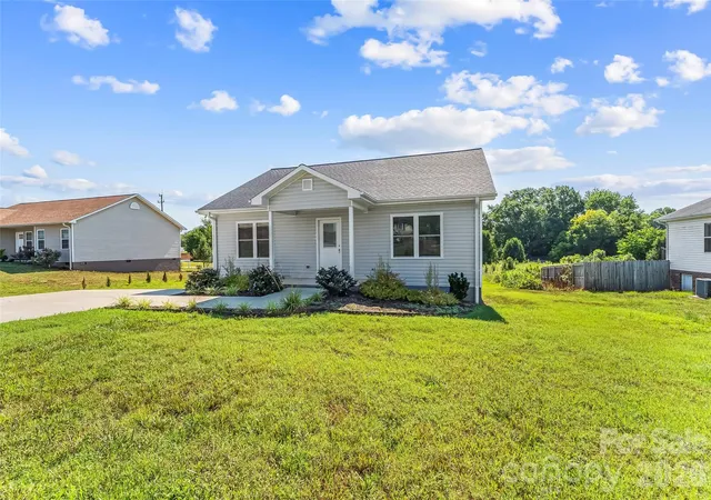 2nd image of 112 Elm St, Morganton, NC 28655 | MLS# 4400689