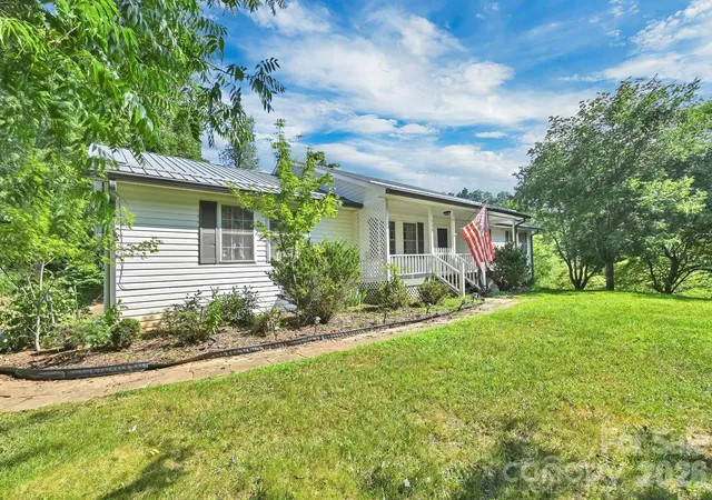 Photo 1 of Single family home for sale at 553 Morgan Branch Rd, Marshall, NC 28753 | MLS# 4400698 | Listing updated on 2026-08-27