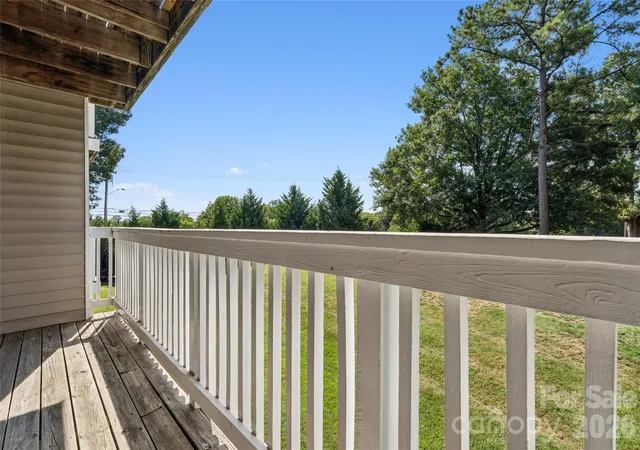 Listing Photo 2 - Condo for sale in building located at 1638 Arlyn Cir, Charlotte, NC 28213 - Unit #G