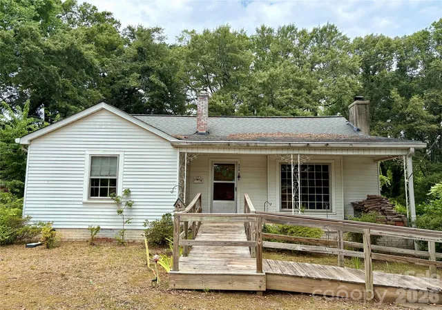 Homes for sale in Shelby, NC | 406 Circle Dr W, Shelby, NC 28150 | MLS# 4400703
