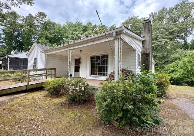 Homes for sale in Shelby, NC | 406 Circle Dr W, Shelby, NC 28150 | MLS# 4400703