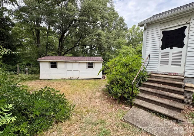 Homes for sale in Shelby, NC | 406 Circle Dr W, Shelby, NC 28150 | MLS# 4400703