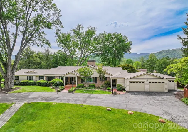 Photo 2 of Mansion for sale at 142 Country Clb Dr, Waynesville, NC 28786 | MLS# 4400714 | Listing updated on 2026-10-06
