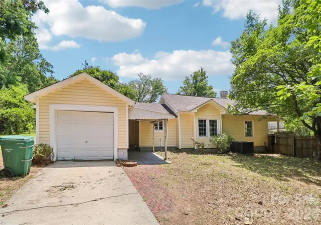 Homes for sale in Chester, SC | 130 Lancaster St, Chester, SC 29706 | MLS# 4400715