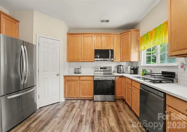 Photo 3 of Townhouse for sale at 9866 Treeside Ln, Matthews, NC 28105 | MLS# 4400724 | Listing updated on 2026-10-03