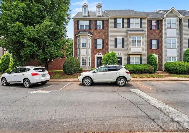 Homes for sale in Matthews, NC | 9866 Treeside Ln, Matthews, NC 28105 | MLS# 4400724
