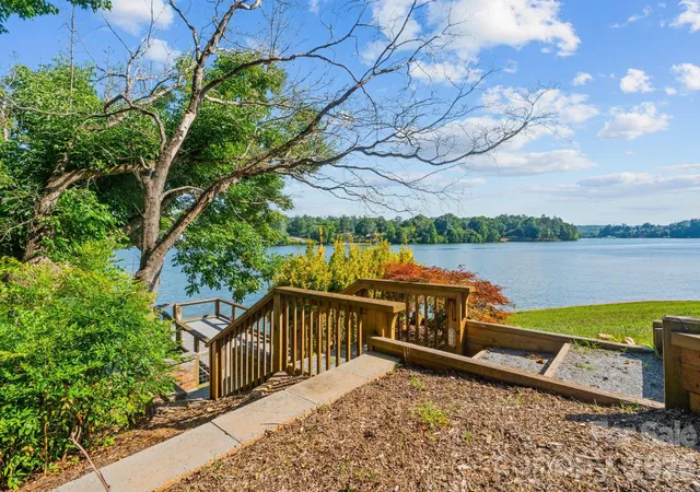 Photo 3 of Single family home for sale at 6296 Southlake Dr, Hickory, NC 28601 | MLS# 4400740 | Listing updated on 2026-10-08