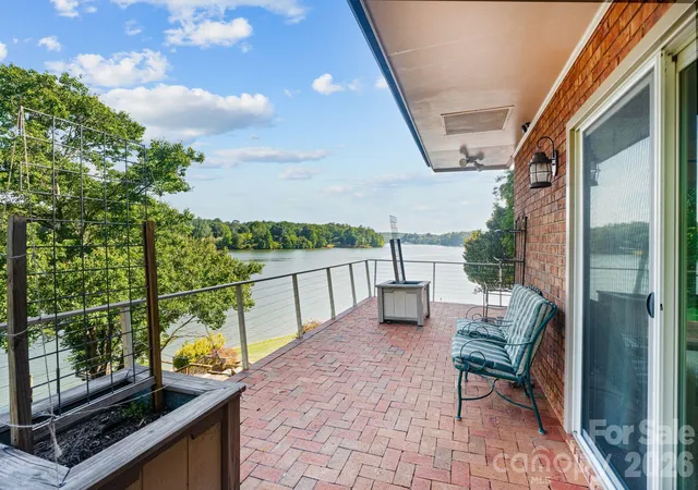 Photo 3 of Single family home for sale at 6296 Southlake Dr, Hickory, NC 28601 | MLS# 4400740 | Listing updated on 2026-10-08
