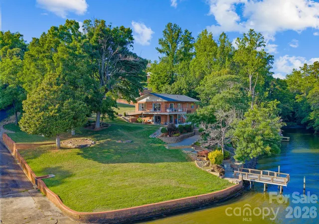 Photo 4 of Single family home for sale at 6296 Southlake Dr, Hickory, NC 28601 | MLS# 4400740 | Listing updated on 2026-10-08