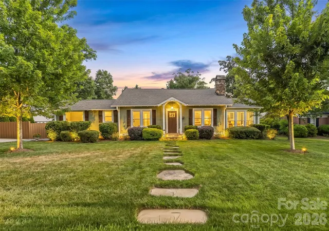 1st image of 1026 14th Avenue Dr Nw, Hickory, NC 28601 | MLS# 4400748