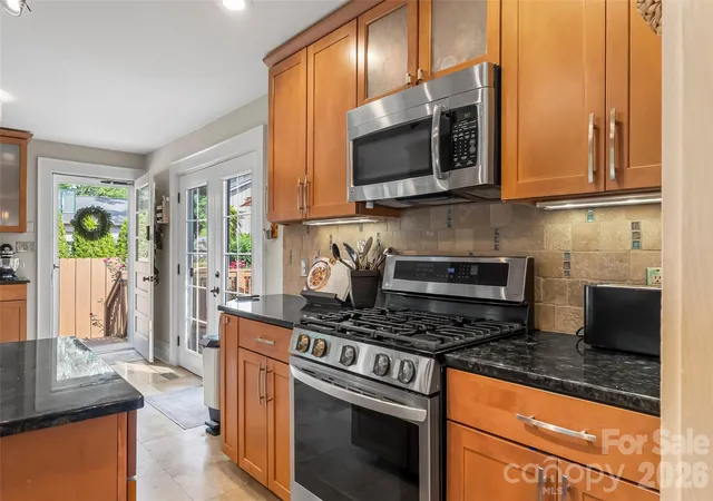 2nd image of 1026 14th Avenue Dr Nw, Hickory, NC 28601 | MLS# 4400748