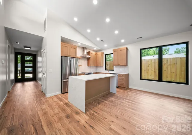 3rd image of 6 Sandhurst Dr, Asheville, NC 28806 | MLS# 4400768