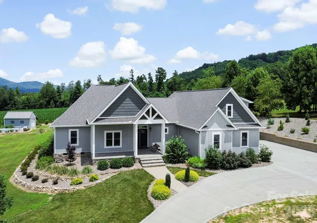 Homes for sale in Hendersonville, NC | 525 Byers Cove Rd, Hendersonville, NC 28792 | MLS# 4400770
