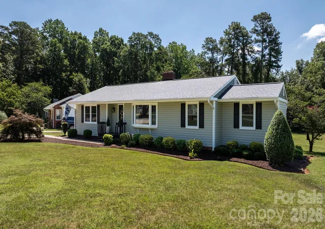 Photo 1 of Single family home for sale at 104 Highland St, Belmont, NC 28012 | MLS# 4400776 | Listing updated on 2026-10-30
