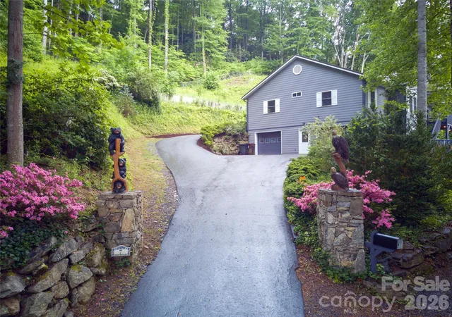 Photo 3 of Single family home for sale at 7 Higel Ln, Maggie Valley, NC 28751 | MLS# 4400794 | Listing updated on 2026-08-29