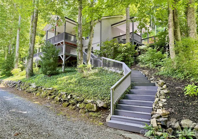 Photo 5 of Single family home for sale at 7 Higel Ln, Maggie Valley, NC 28751 | MLS# 4400794 | Listing updated on 2026-08-29