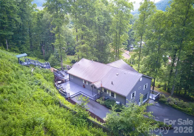 Photo 4 of Single family home for sale at 7 Higel Ln, Maggie Valley, NC 28751 | MLS# 4400794 | Listing updated on 2026-08-29