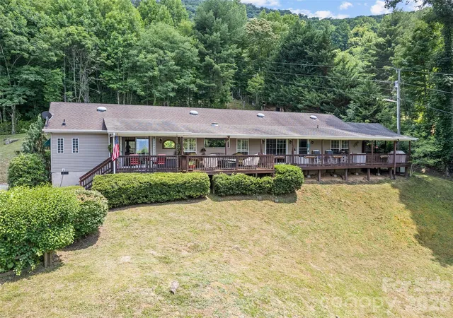 2nd image of 412 Gaddy Hts, Waynesville, NC 28786 | MLS# 4400806