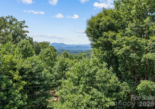 Photo 4 of Single family home for sale at 412 Gaddy Hts, Waynesville, NC 28786 | MLS# 4400806 | Listing updated on 2026-09-14