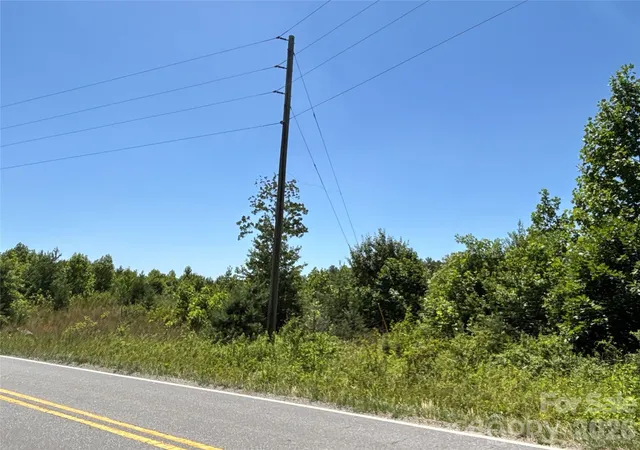 14th image of 2006 Piedmont Rd, Morganton, NC 28655 | MLS# 4400817