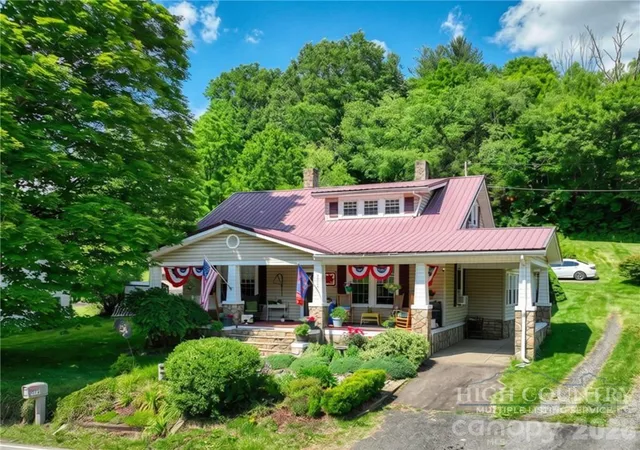 Homes for sale in Lansing, NC | 9216 Nc Hwy 194 Hwy N, Lansing, NC 28643 | MLS# 4400818