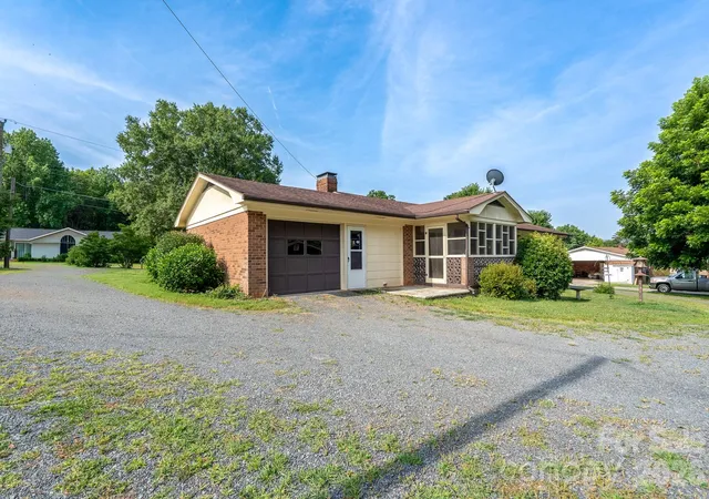 Homes for sale in Albemarle, NC | 122 Lowder Rd, Albemarle, NC 28001 | MLS# 4400819