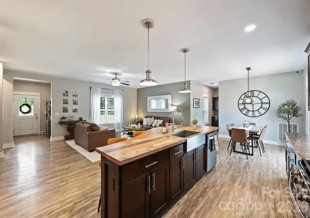 Photo 1 of Single family home for sale at 10943 Harrisburg Rd, Indian Land, SC 29707 | MLS# 4400831 | Listing updated on 2026-09-01