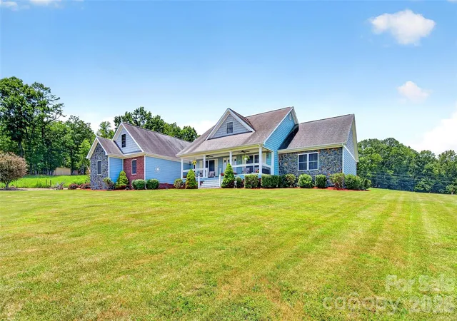 Homes for sale in Spruce Pine, NC | 1174 Dale Rd, Spruce Pine, NC 28777 | MLS# 4400833