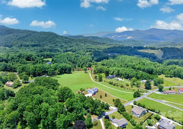Homes for sale in Spruce Pine, NC | 1174 Dale Rd, Spruce Pine, NC 28777 | MLS# 4400833