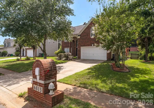 3rd image of 6813 Neuhoff Ln, Charlotte, NC 28269 | MLS# 4400846