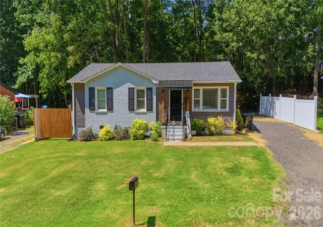 Photo 1 of Single family home for sale at 131 Hickory Ln, York, SC 29745 | MLS# 4400847 | Listing updated on 2026-10-16